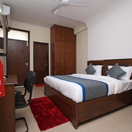 Hotel O Surya Palace New Delhi Exteriör bild