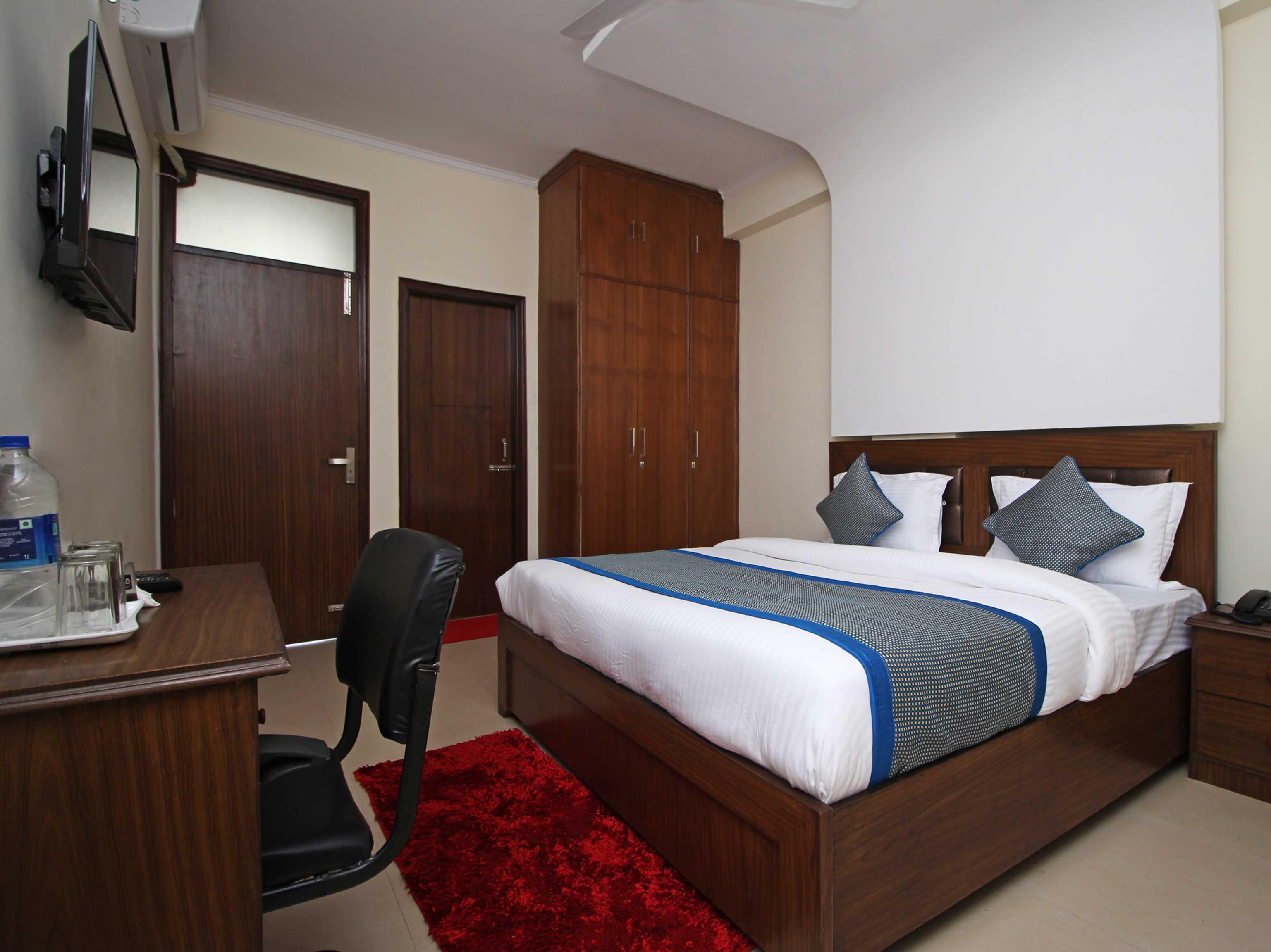 Hotel O Surya Palace New Delhi Exteriör bild