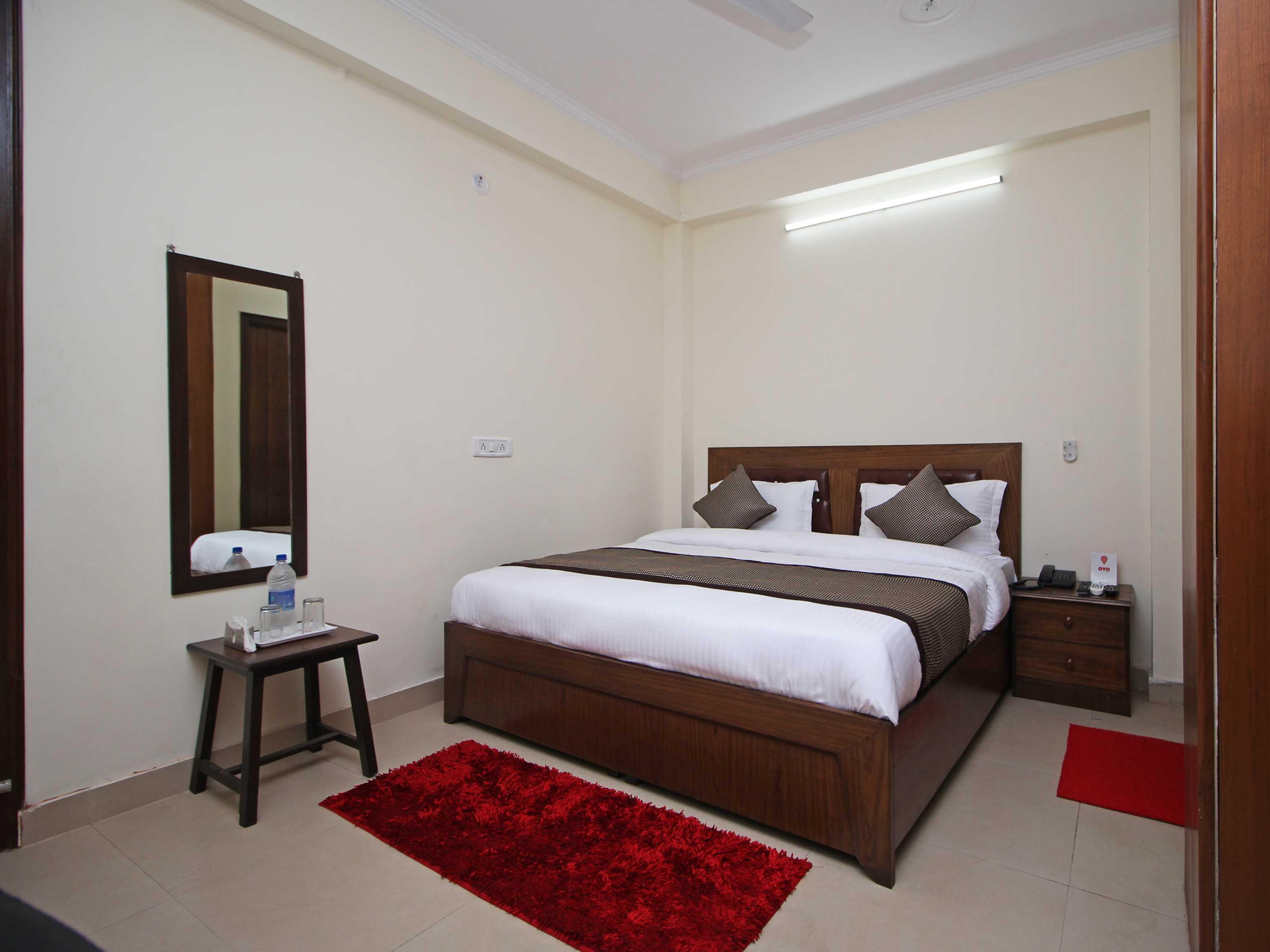 Hotel O Surya Palace New Delhi Exteriör bild