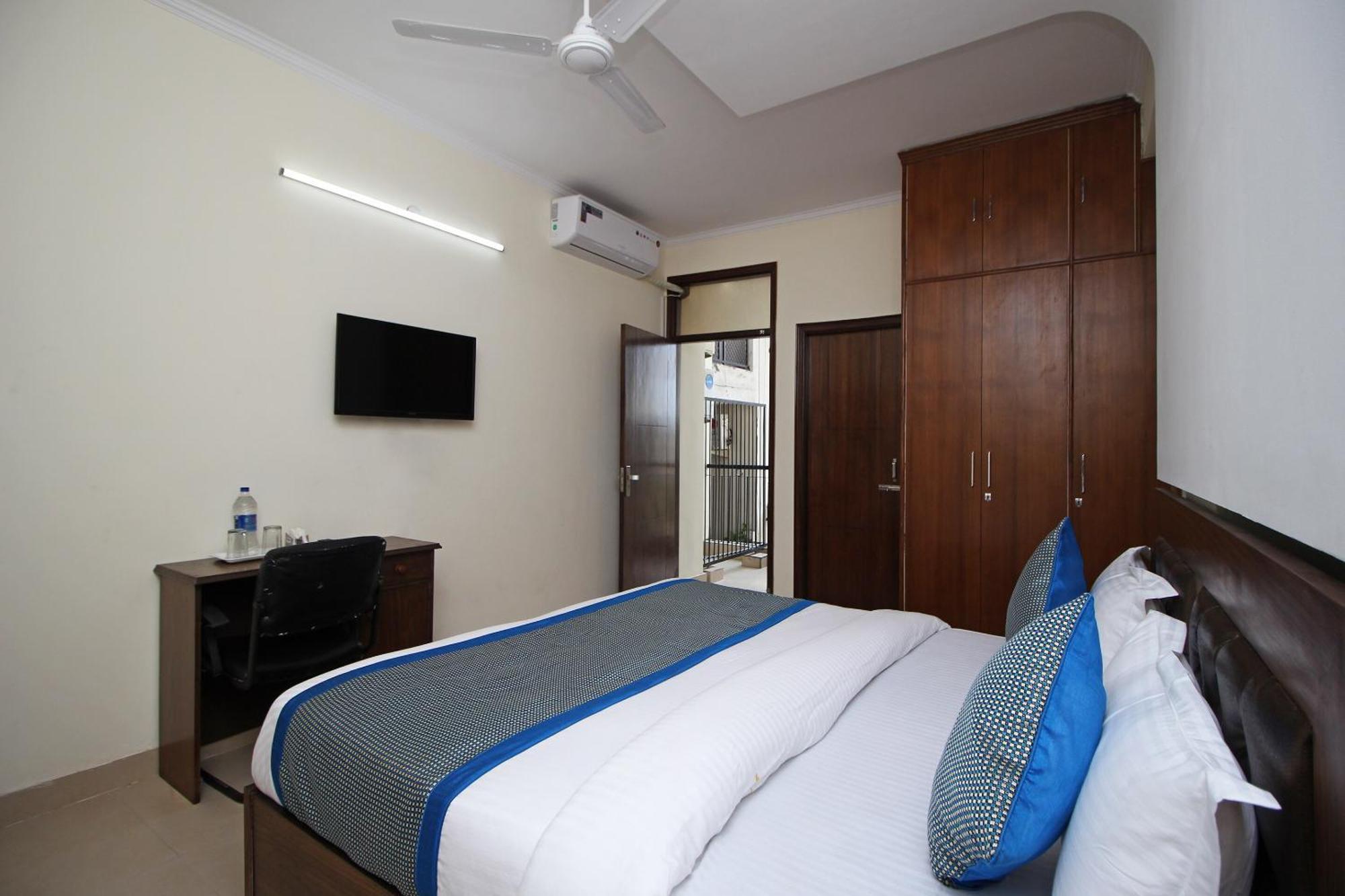 Hotel O Surya Palace New Delhi Exteriör bild