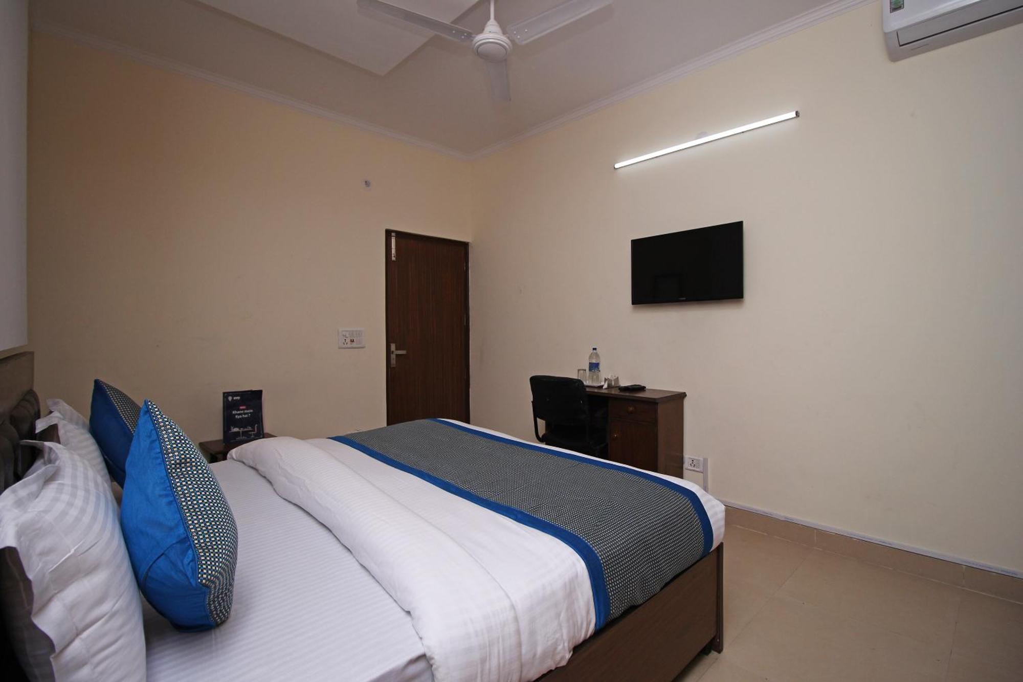 Hotel O Surya Palace New Delhi Exteriör bild