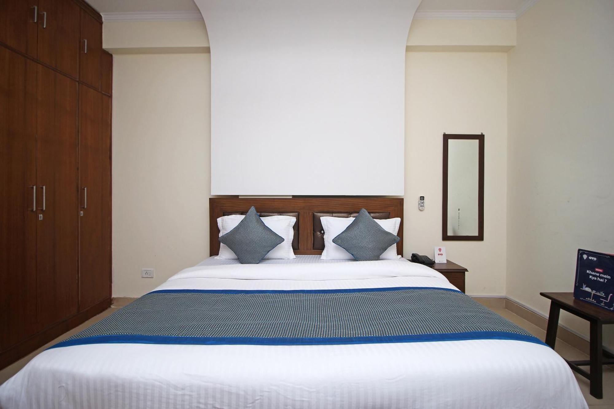 Hotel O Surya Palace New Delhi Exteriör bild